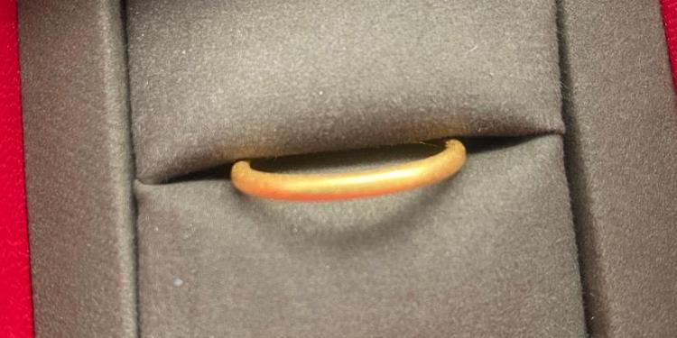 金子越戴越暗说明什么