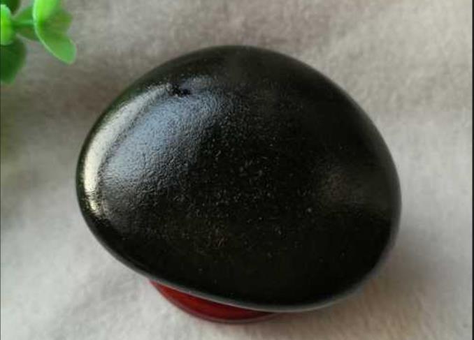 黑玛瑙戴左手还是右手