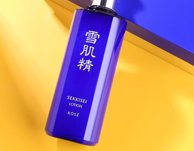 油性皮肤适合用雪肌精水乳吗