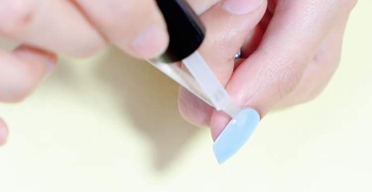 贴甲片不舒服大概要适应几天