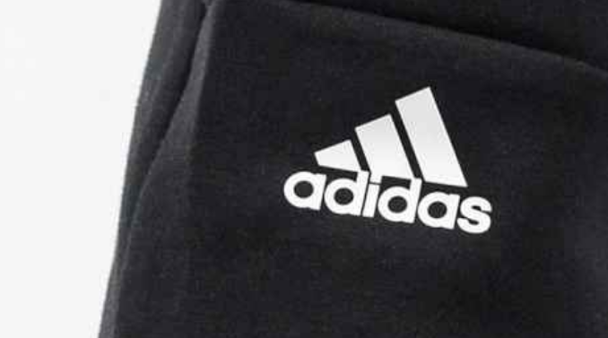 三条杠的衣服是什么牌子