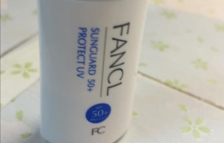 涂了防晒霜可以直接用散粉吗