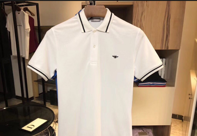 polo衫扣子一般扣几个扣子?