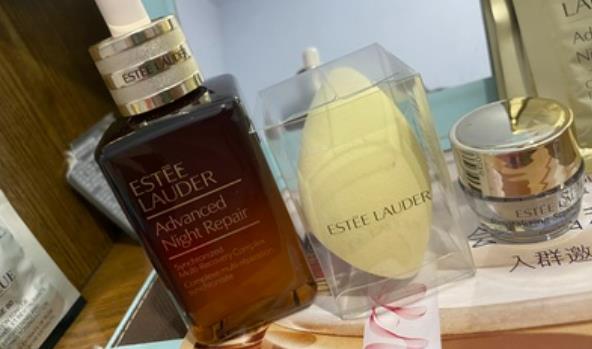 小棕瓶可以白天用吗