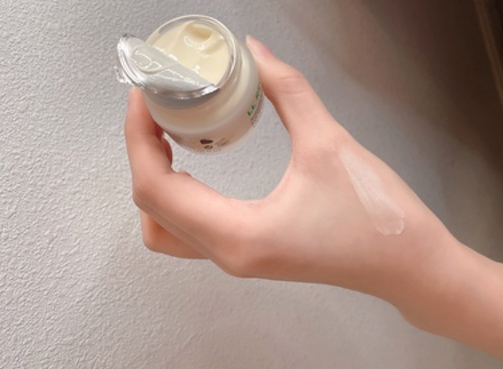 眼霜可以当面霜用在脸上吗