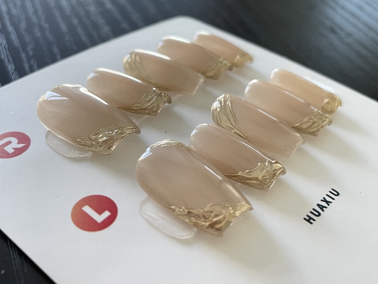 美甲ins冰透百搭简约