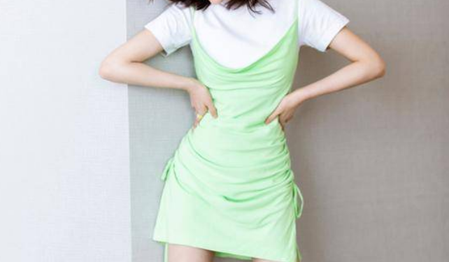 吊带裙搭配白t恤适合什么的女生