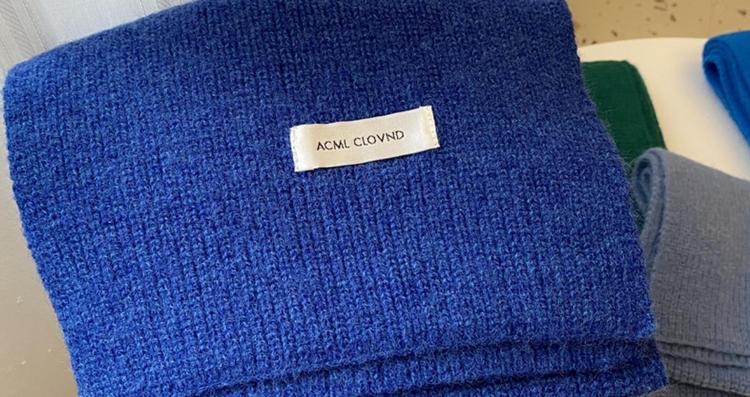 克莱因蓝显黑吗