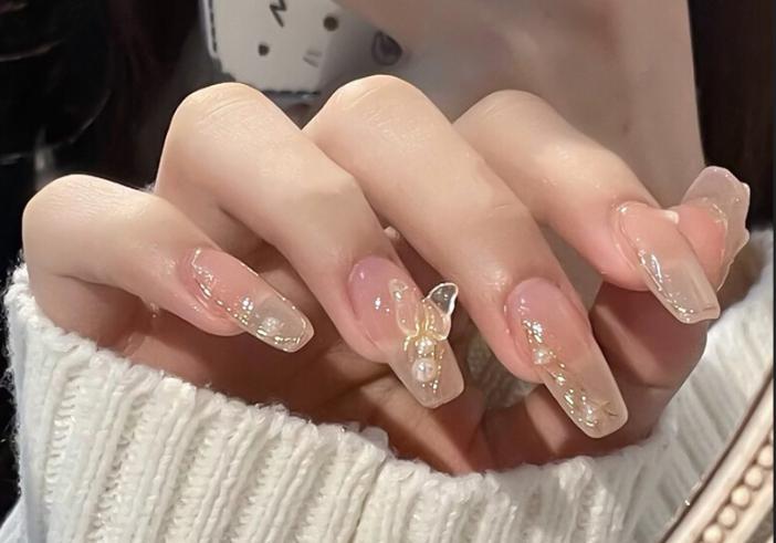 穿戴甲和贴甲片的区别