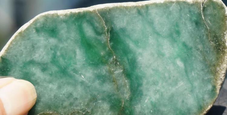 翡翠新坑料和老坑料的区别