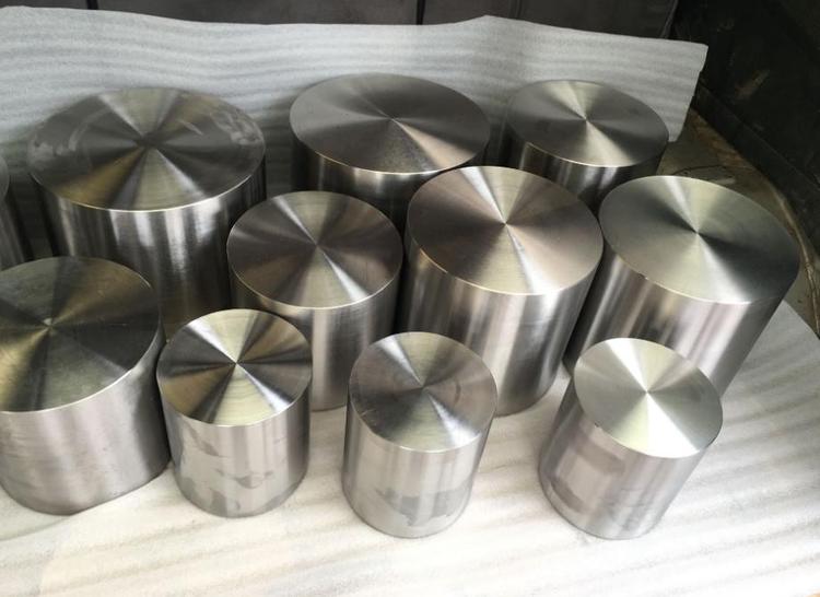 钛金属表壳容易有划痕