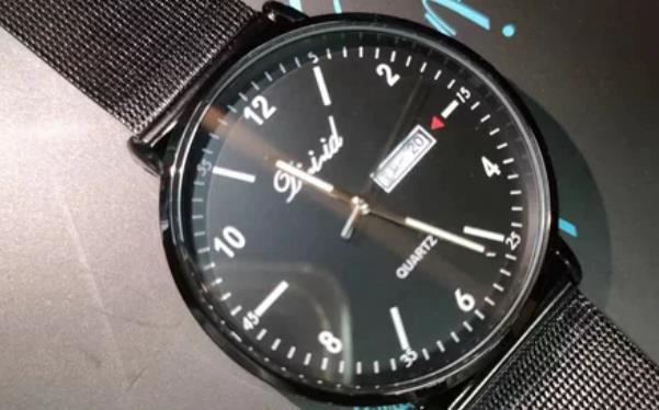 为什么手表不戴就会停