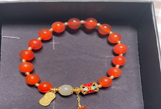 红玛瑙可以戴着洗澡吗