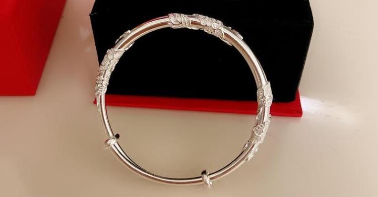 金镯子与银镯子哪个对身体好