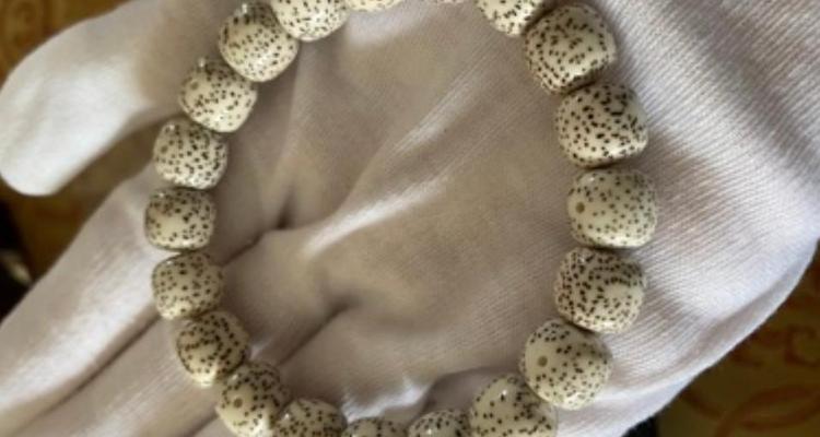 星月菩提盘多久可以变色