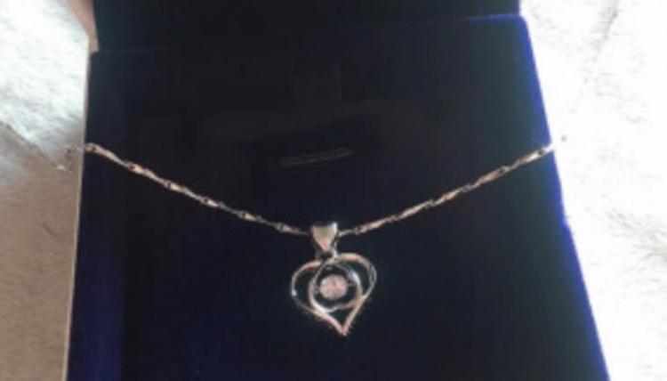 项链可以戴着洗澡吗