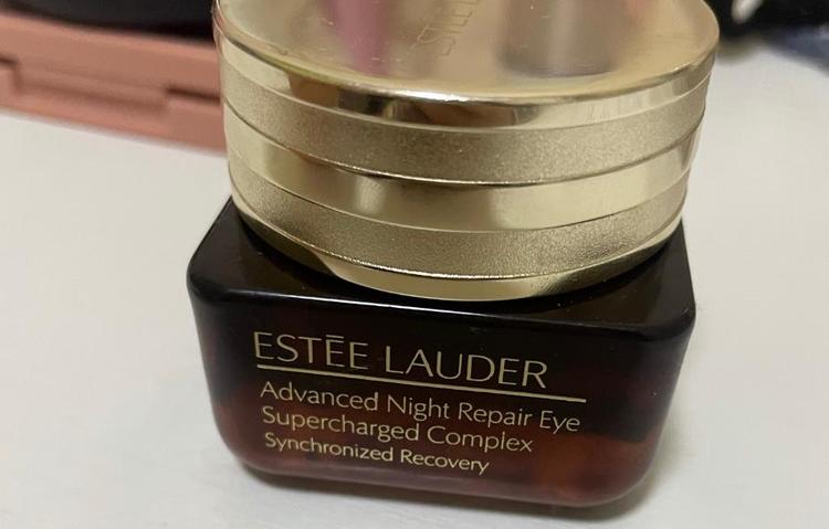 白天为什么不能用眼霜