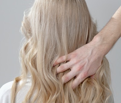 为啥不建议头发做柔顺呢