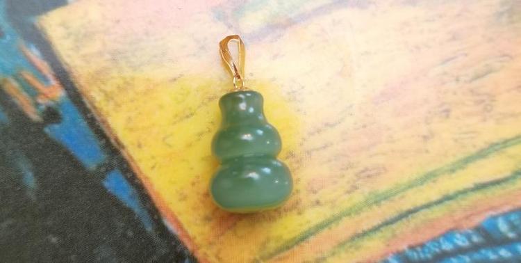 俄罗斯玉与和田玉区别