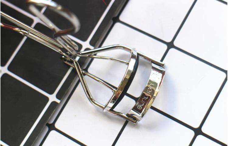 植村秀睫毛夹有没有替换胶垫