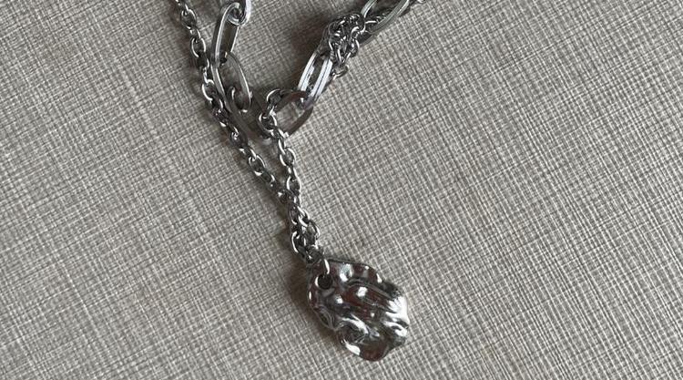 钛钢项链对人体的危害