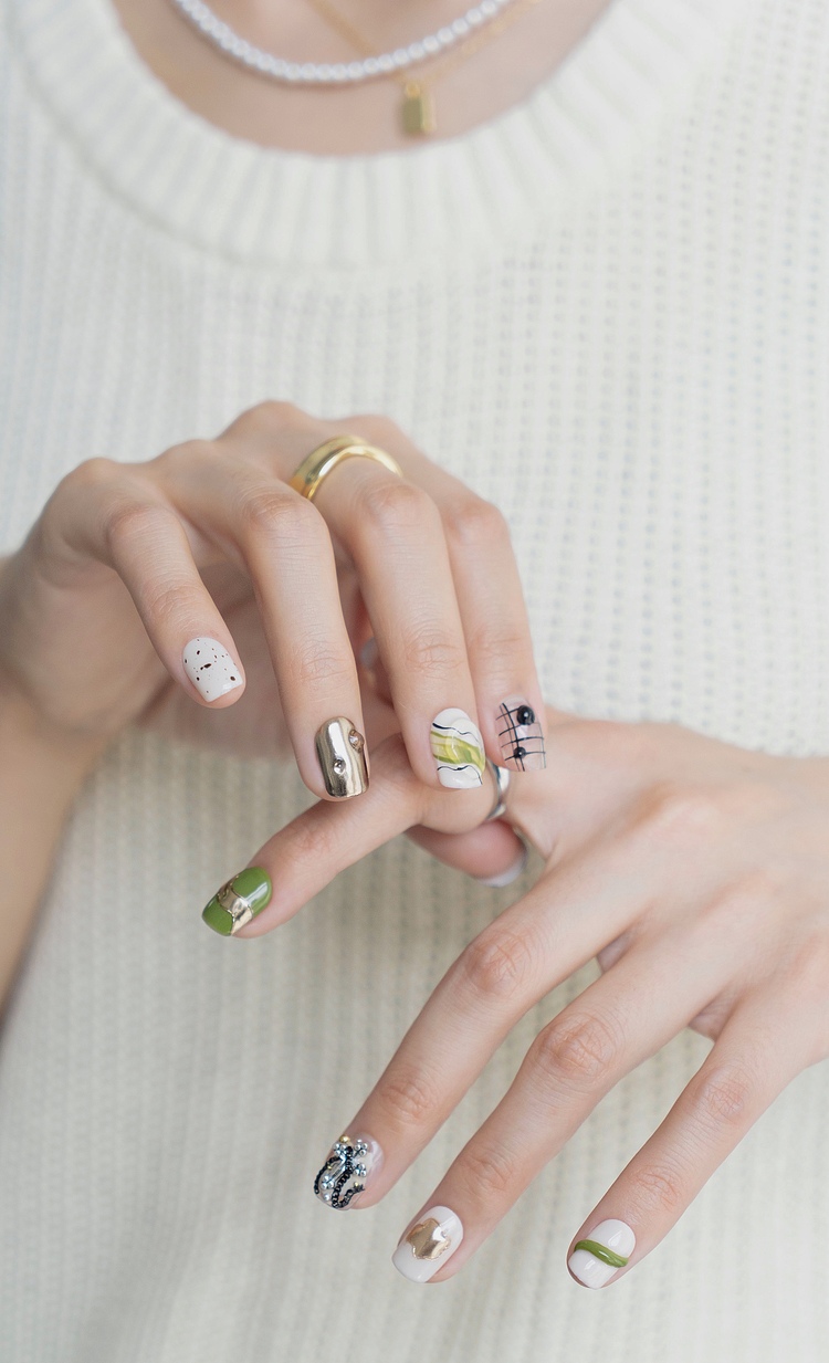 美甲ins甲片，美甲ins风图片