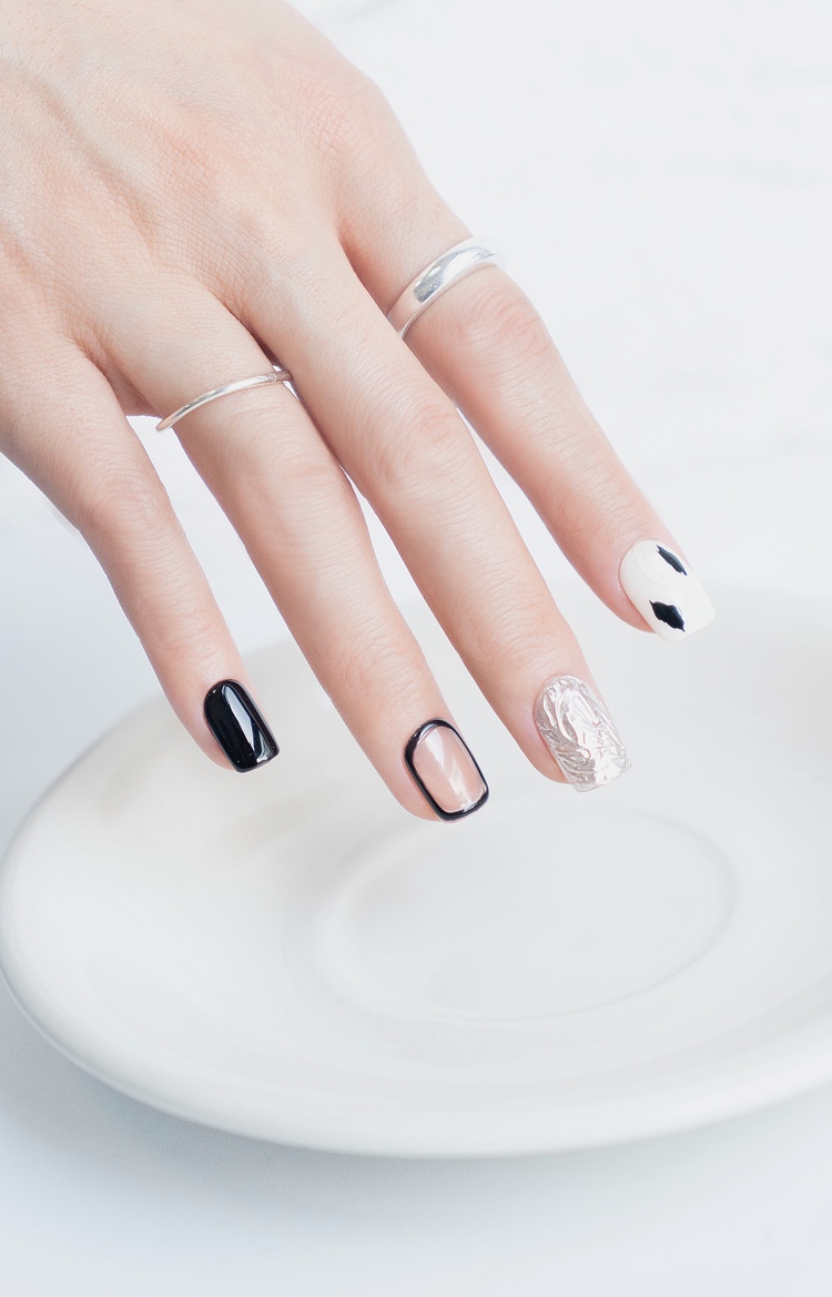 美甲ins甲片，美甲ins风图片