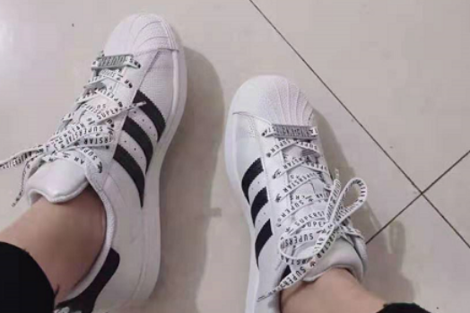 阿迪达斯240为啥是39码鞋子