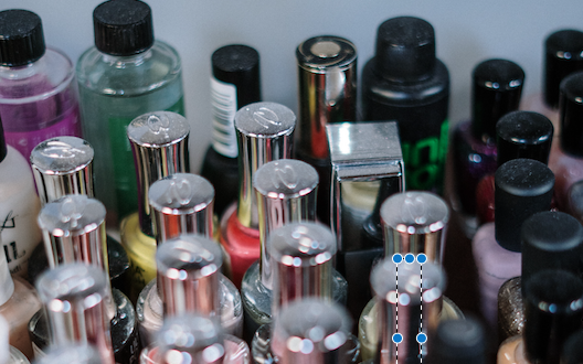 指甲先涂加固再涂底胶可以吗