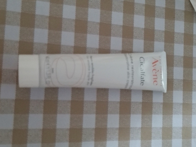 雅漾舒缓保湿霜成分