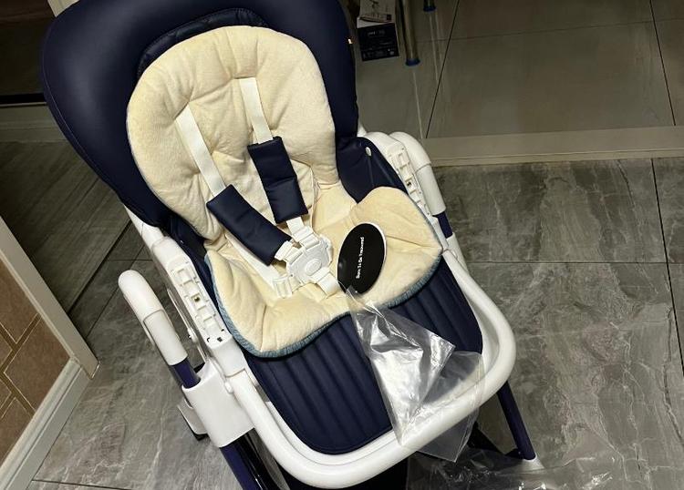 pouch是什么牌子