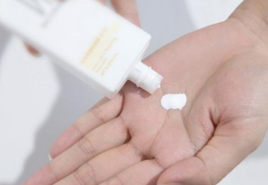 为什么医生不建议涂防晒霜