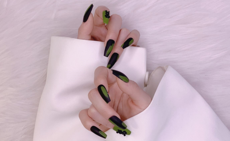 贴甲片会影响指甲生长吗