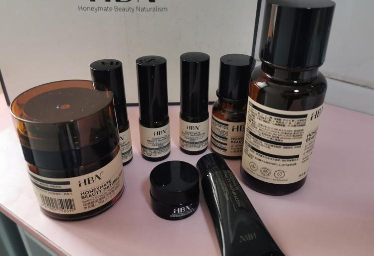 精华水和爽肤水一样吗