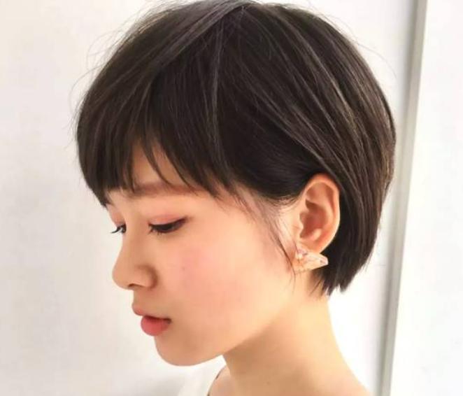 为什么短发比长发更容易油