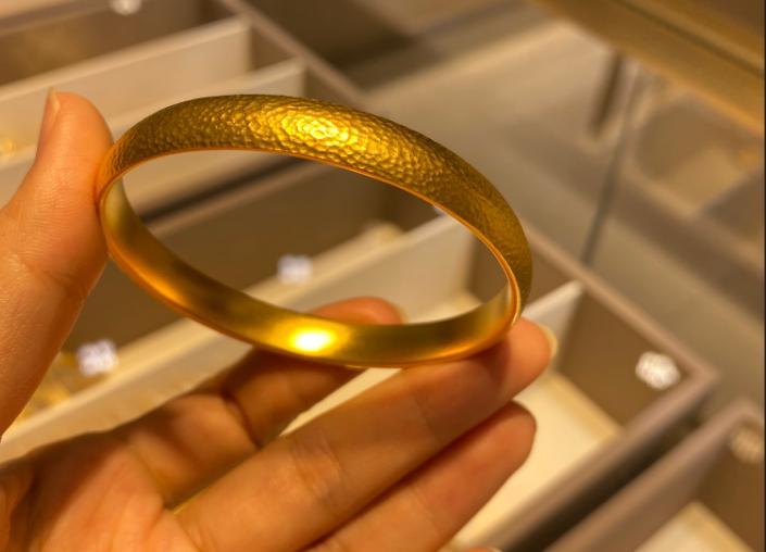 什么叫泥鳅背手镯