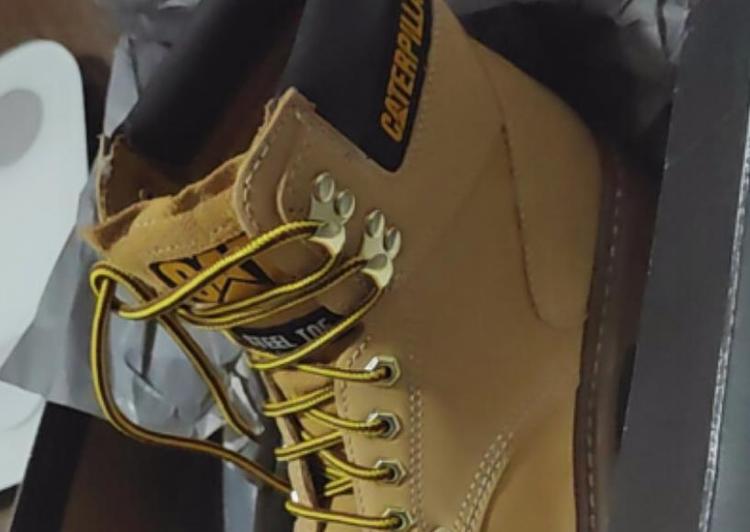 黄色马丁靴什么牌子