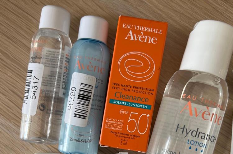 雅漾大白修复霜白天可以用吗