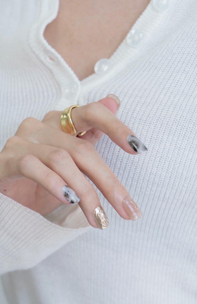 ins温柔风美甲中短