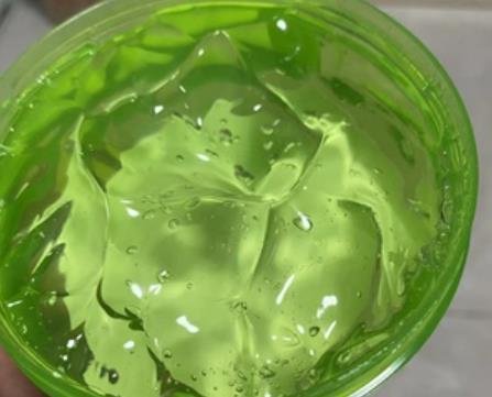 芦荟胶可以当睡眠面膜用吗?