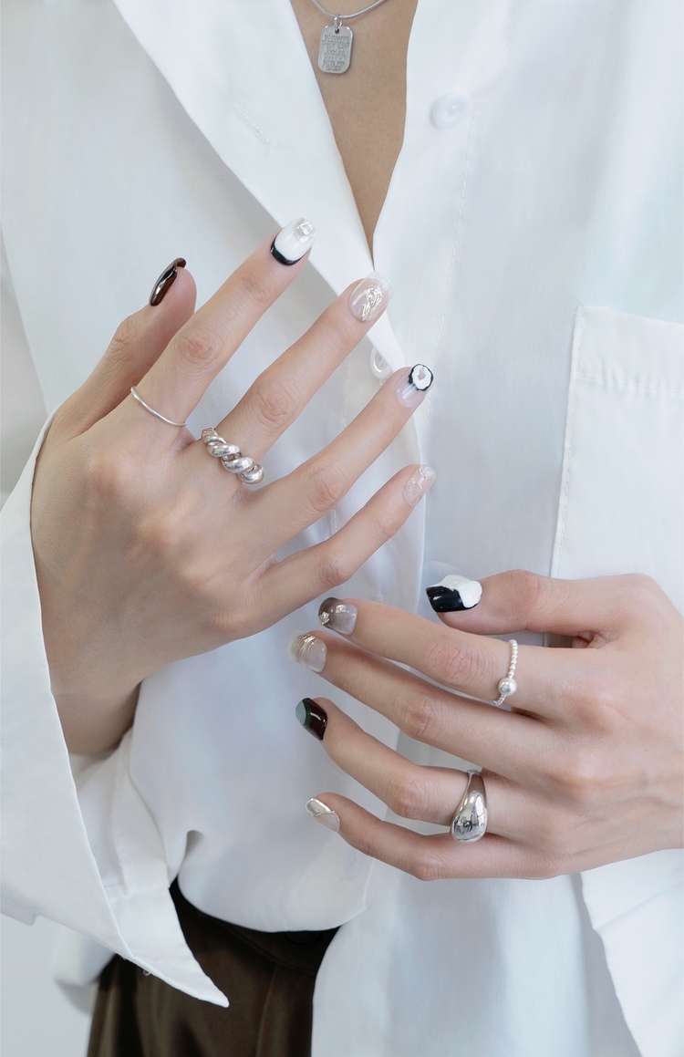 美甲ins温柔品白短甲