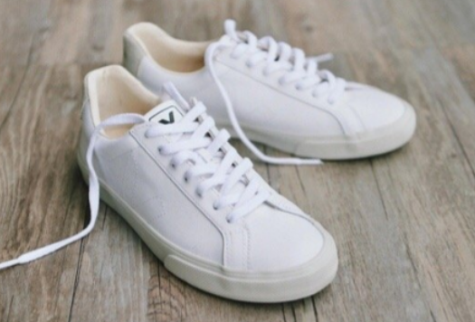 鞋子发黄了用什么方法可以变白