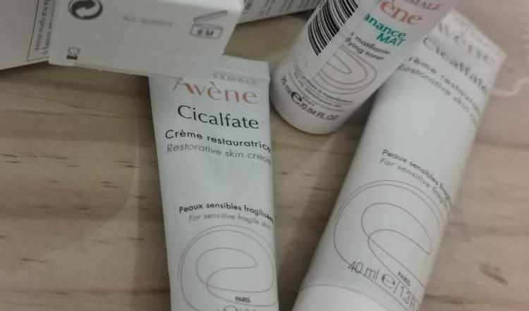 雅漾修复大白霜油痘肌能用吗