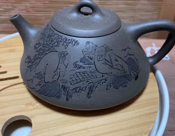 黑色紫砂壶是什么泥