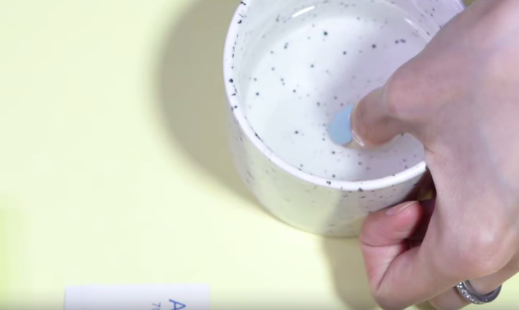 贴甲片会不会影响指甲生长