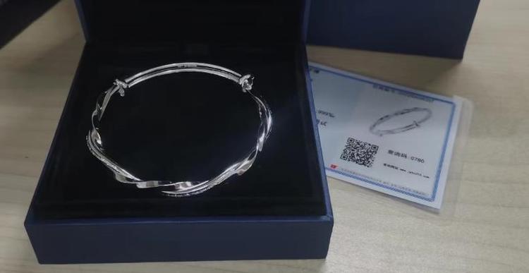 银手镯一般多少克