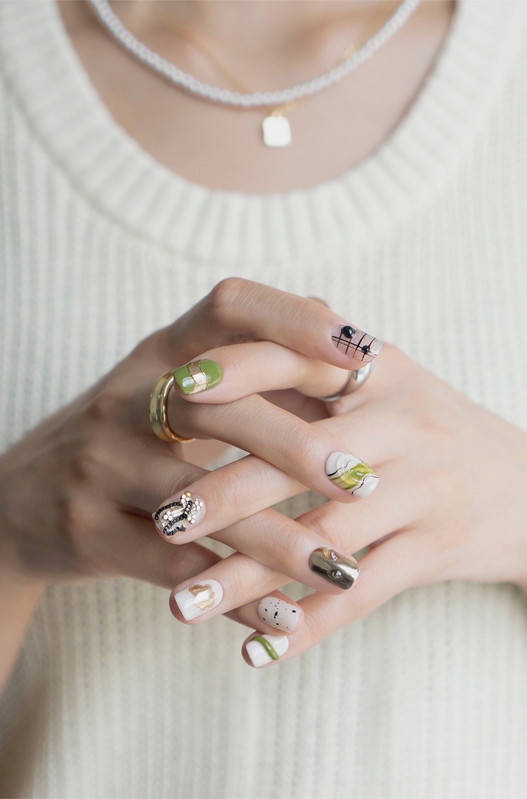 温柔简约ins美甲短款