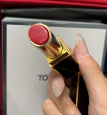 口红色号是统一的吗