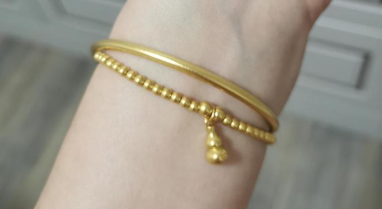 金镯子和金手链能一起带吗