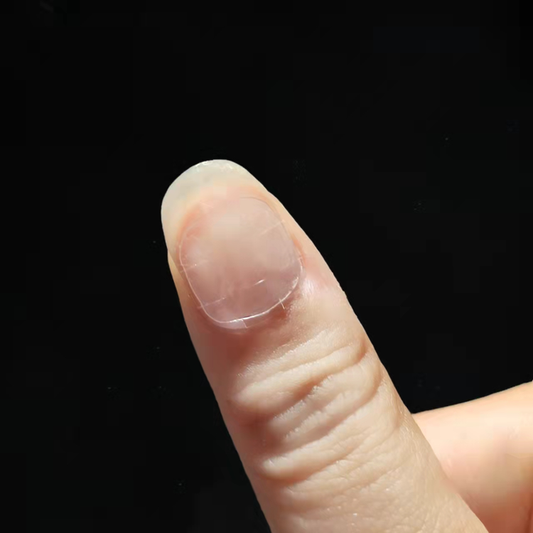 果冻胶可以贴甲片吗